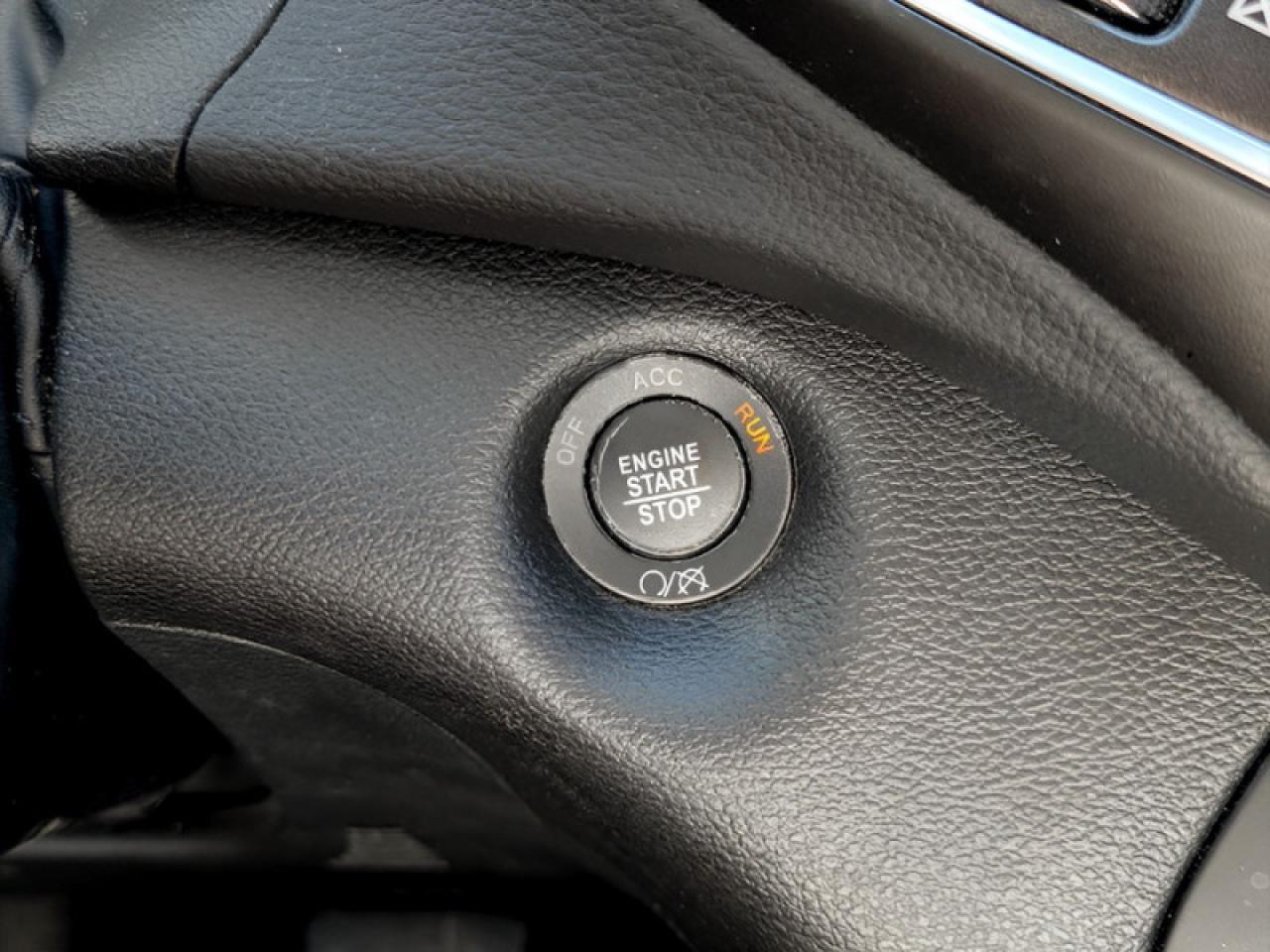 2020 Jeep Cherokee Trailhawk  **VERY LOW KMS - PANO SUNROOF** Photo