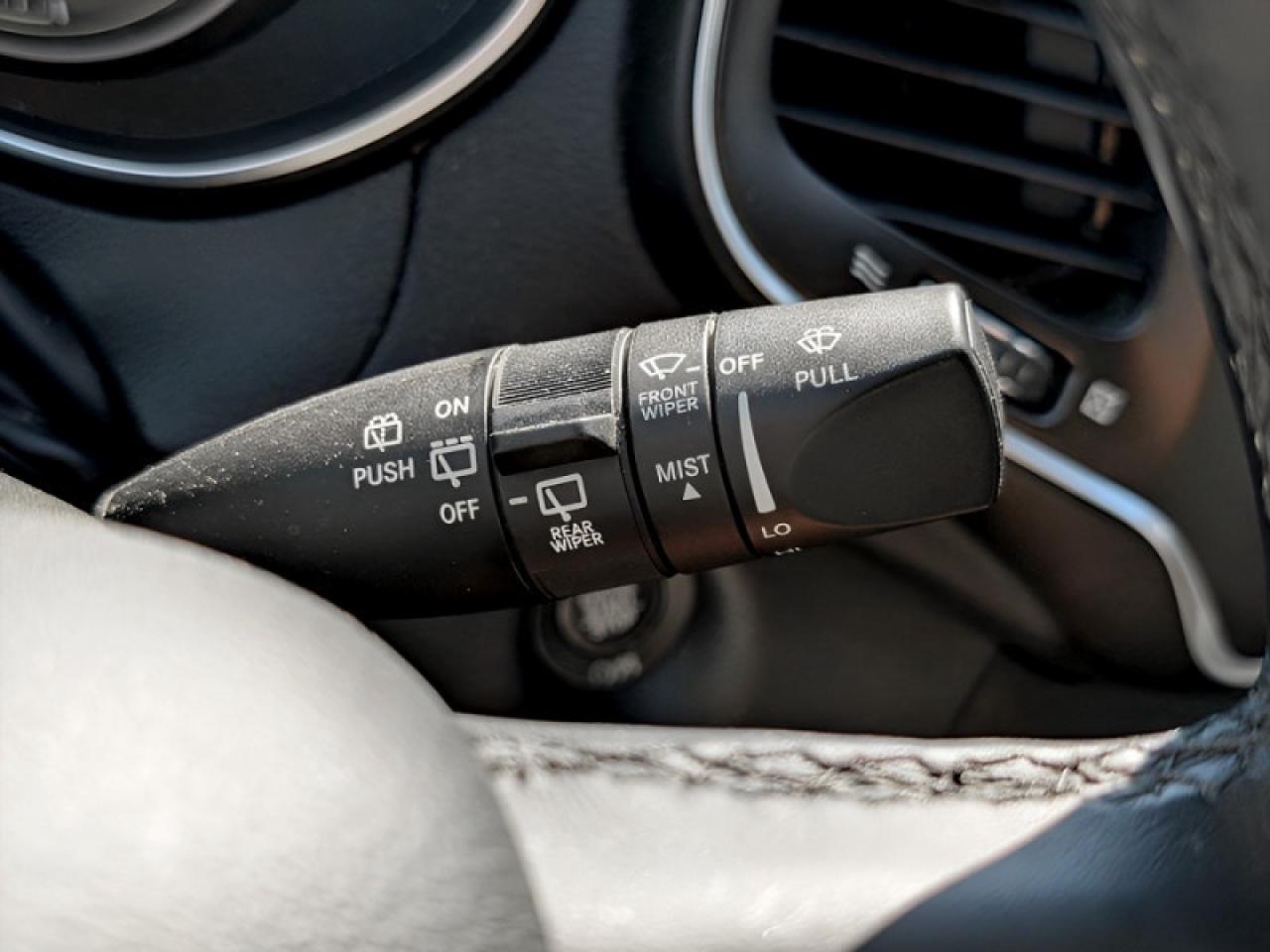 2020 Jeep Cherokee Trailhawk  **VERY LOW KMS - PANO SUNROOF** Photo