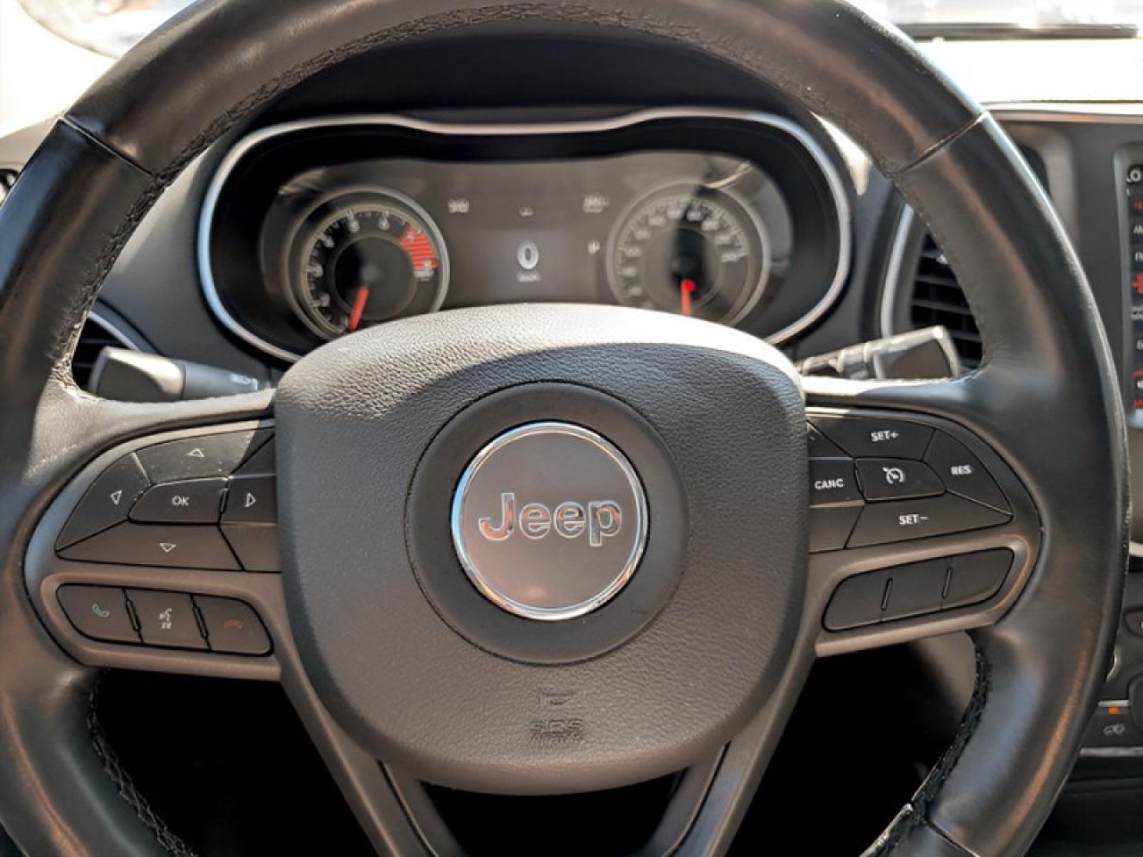 2020 Jeep Cherokee Trailhawk  **VERY LOW KMS - PANO SUNROOF** Photo