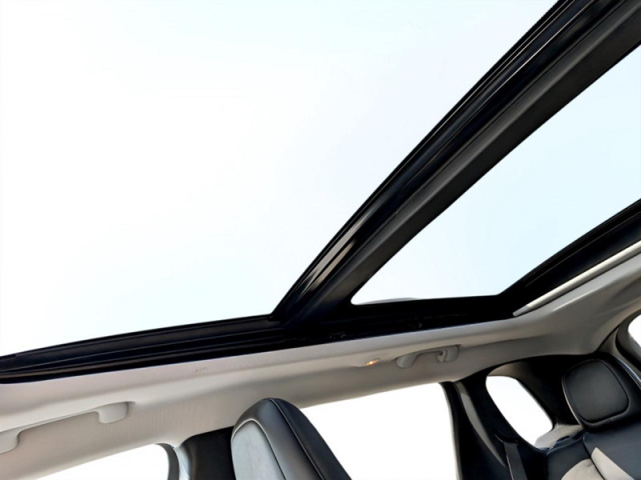 2020 Jeep Cherokee Trailhawk  **VERY LOW KMS - PANO SUNROOF** Photo