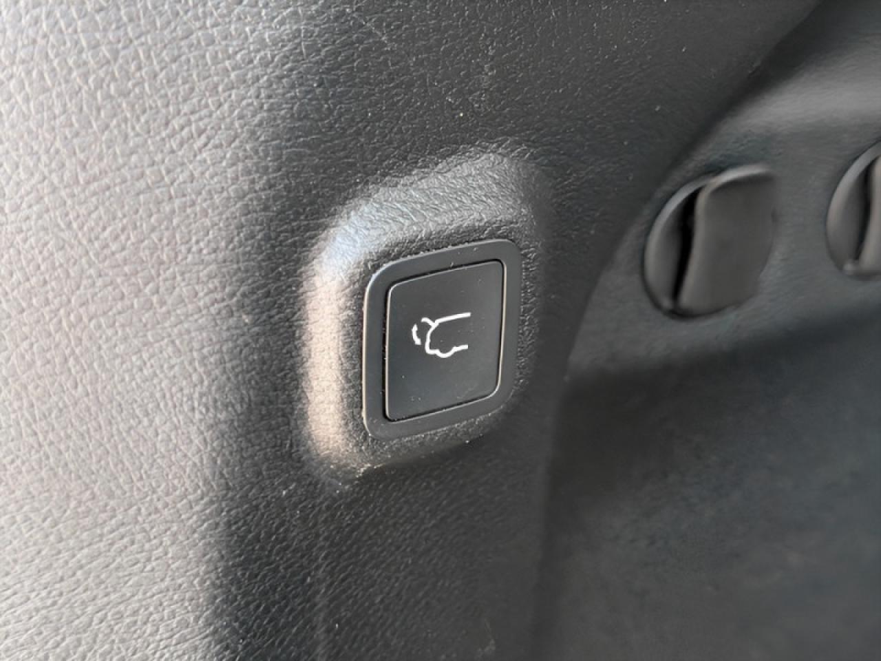 2020 Jeep Cherokee Trailhawk  **VERY LOW KMS - PANO SUNROOF** Photo