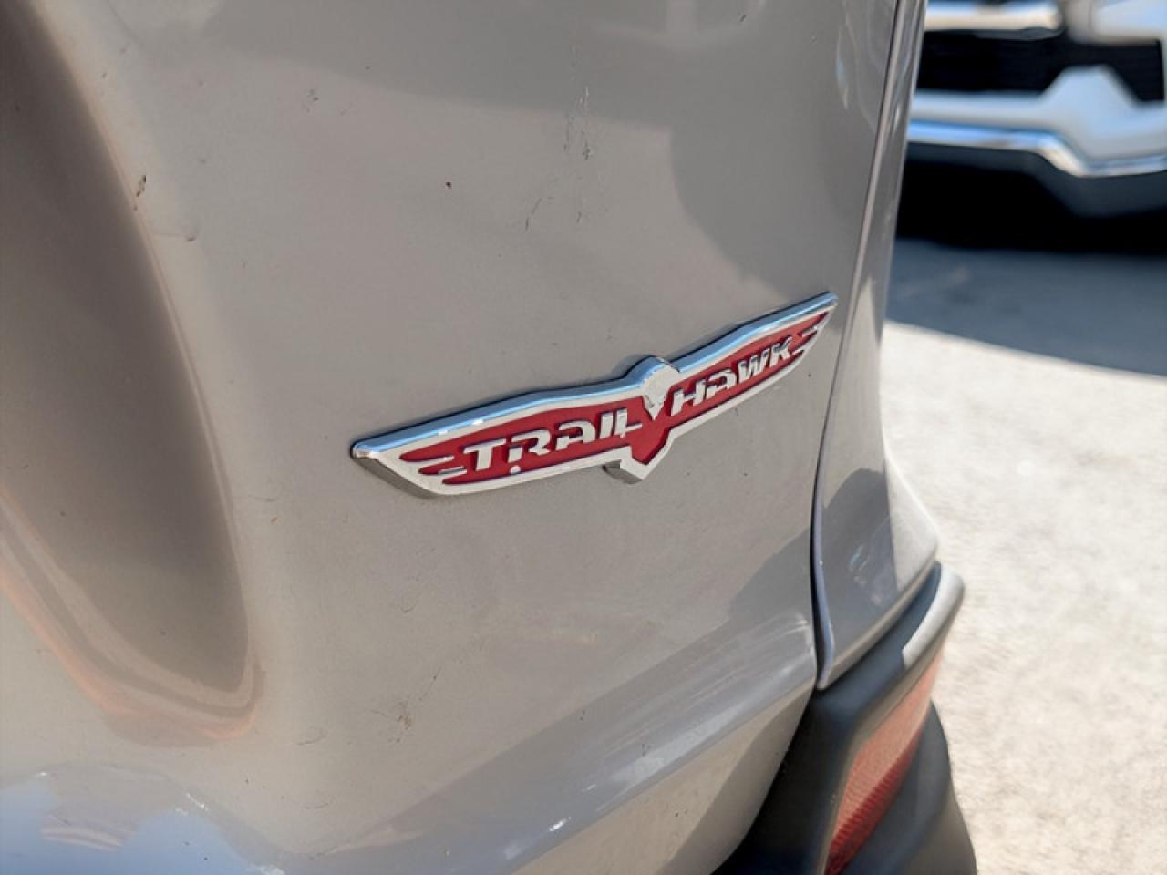 2020 Jeep Cherokee Trailhawk  **VERY LOW KMS - PANO SUNROOF** Photo