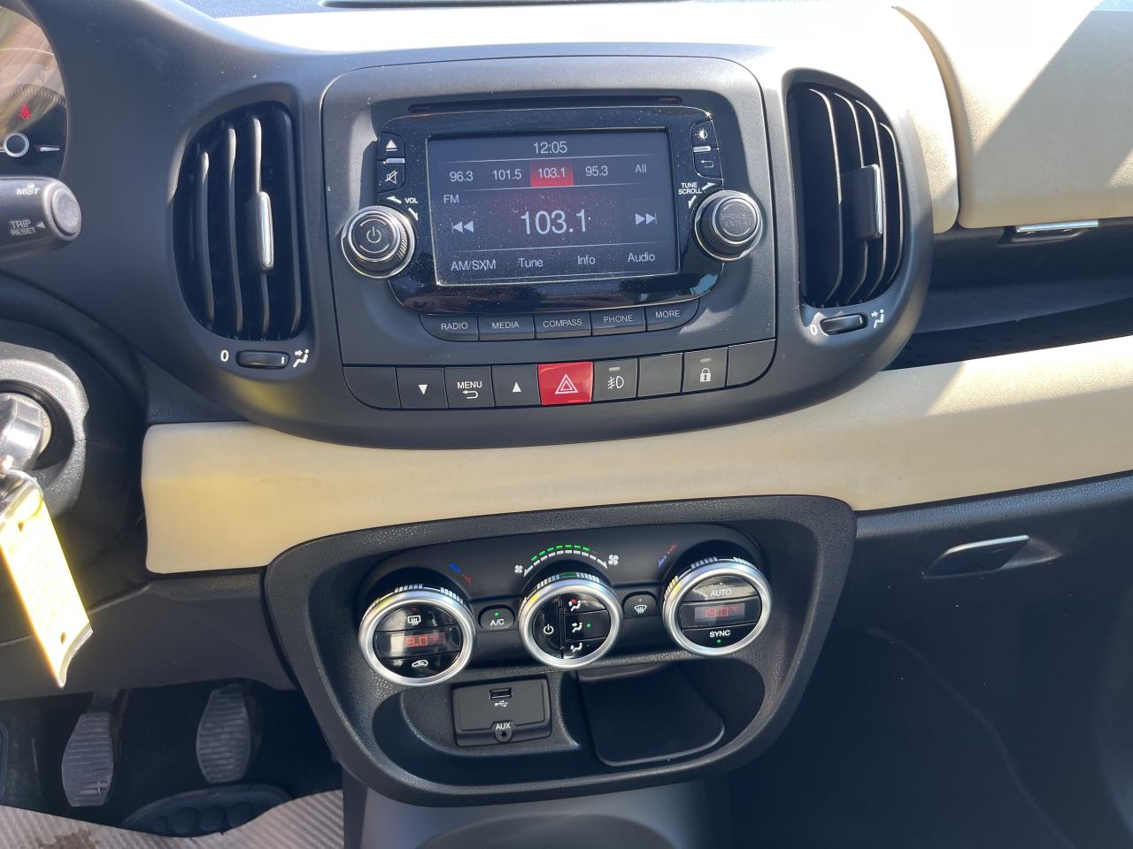 2014 Fiat 500 L Easy - Photo #10