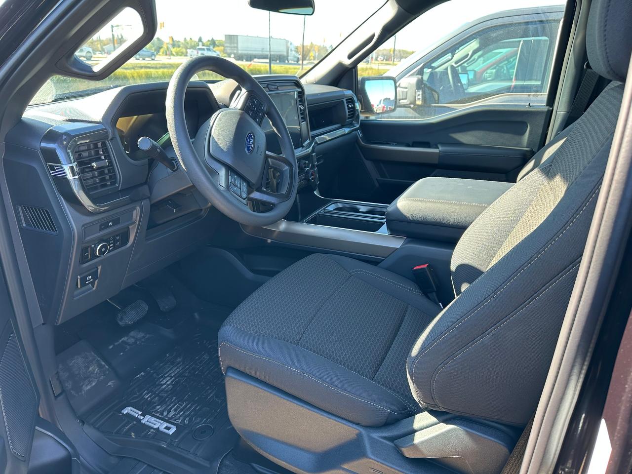 2025 Ford F-150 STX 4WD SuperCrew 5.5' Box 201A Photo5