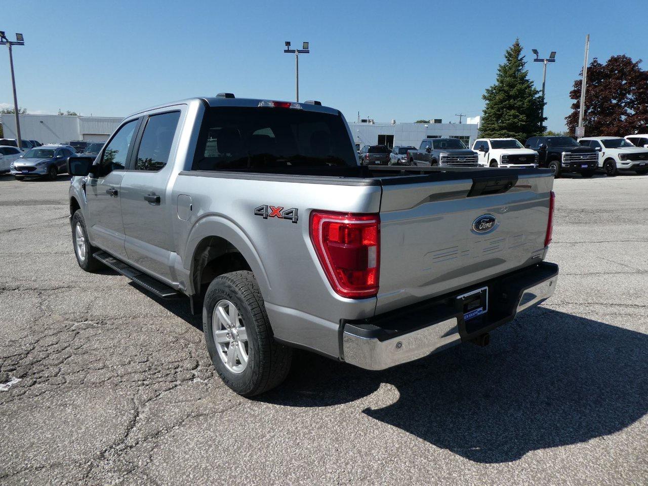 2022 Ford F-150 SUPERCREW XLT Photo2