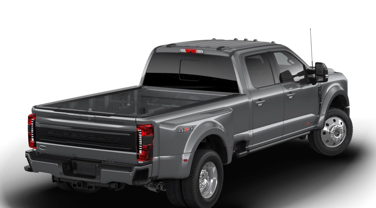 2026 Ford F-450 Super Duty DRW Platinum Photo