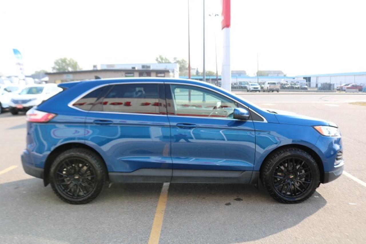 2022 Ford Edge SEL Photo