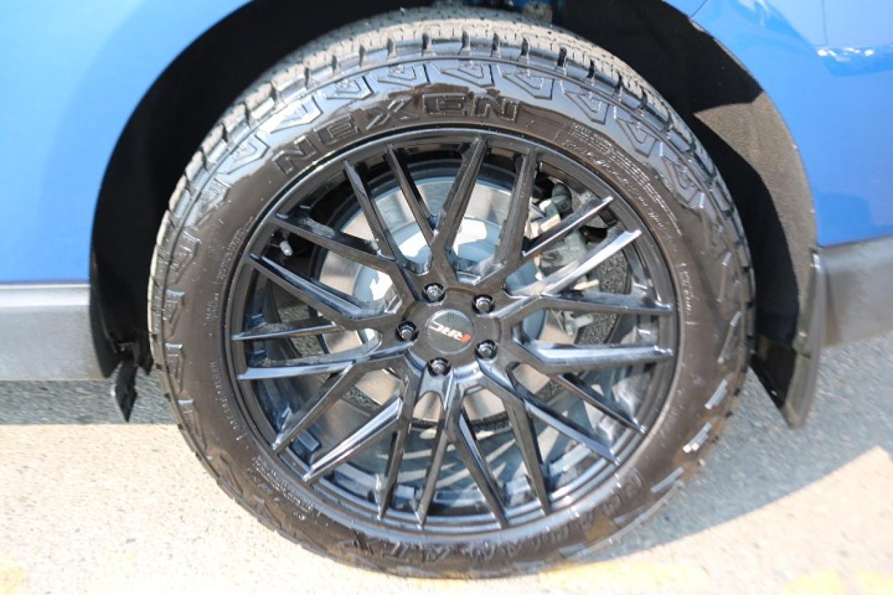 2022 Ford Edge SEL Photo2