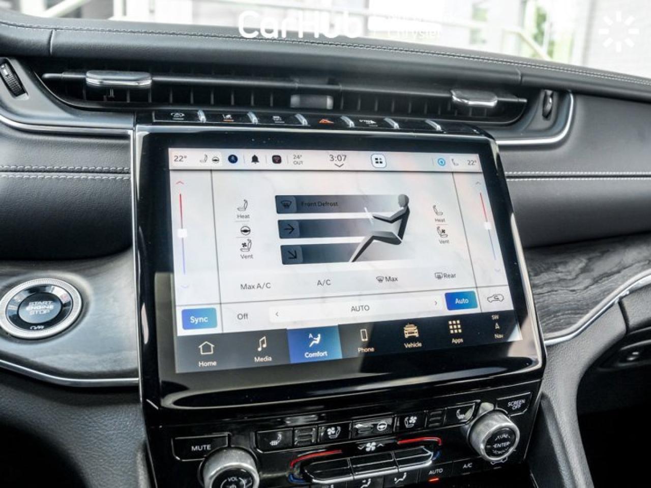 2024 Jeep Grand Cherokee Overland 4x4 Panoroof Trailer Tow Package 19 speaker McIntosh audio system Photo