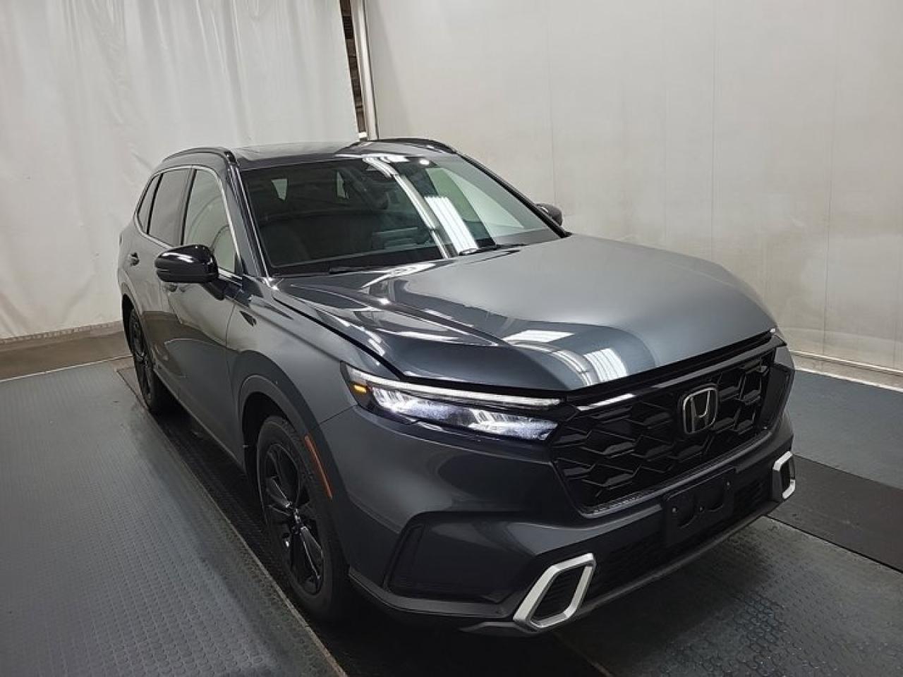 Used 2024 Honda CR-V Hybrid Touring Hybrid | Leather | Sunroof | Nav | Heated Wheel + Seats | CarPlay + Android | and More ! for sale in Guelph, ON