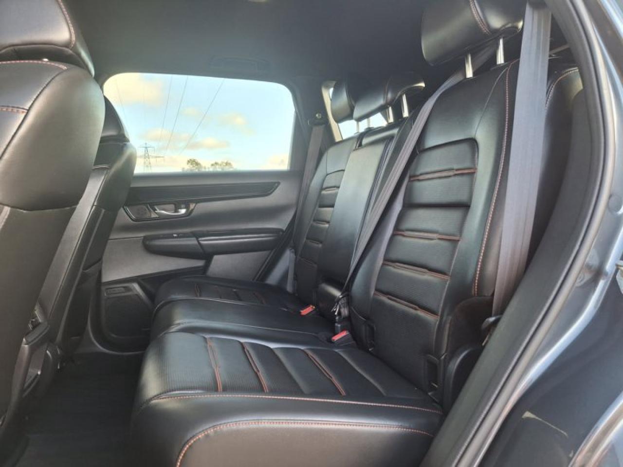 2024 Honda CR-V Hybrid Touring Hybrid | Leather | Sunroof | Nav | Heated Wheel + Seats | CarPlay + Android | and More ! Photo