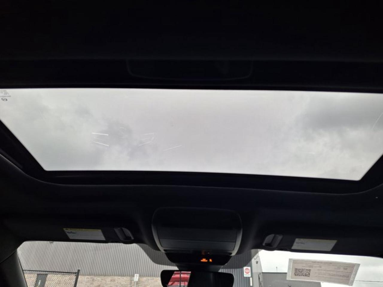 2021 Mazda MAZDA3 Sport GS Hatchback | Leather | Sunroof | Heated Wheel + Seats | Power Seat | Rear Camera | and More ! Photo