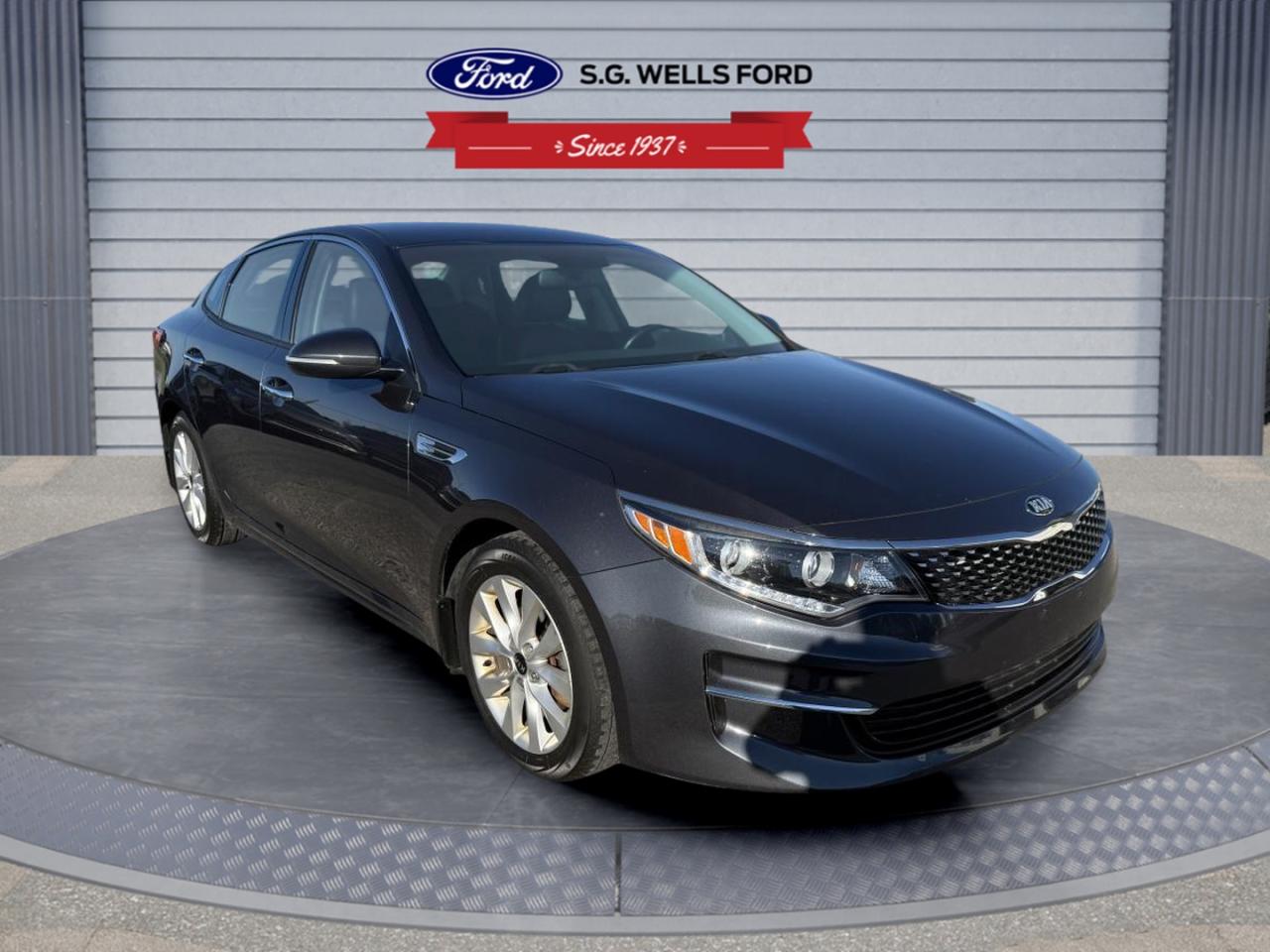 2018 Kia Optima EX Photo2