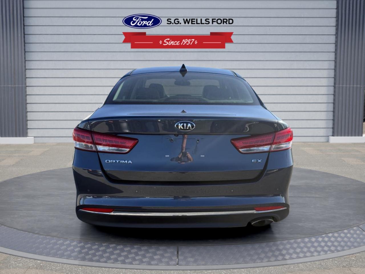 2018 Kia Optima EX Photo4