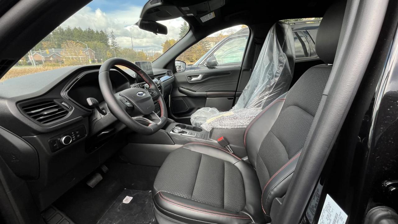 2025 Ford Escape ST-Line Photo