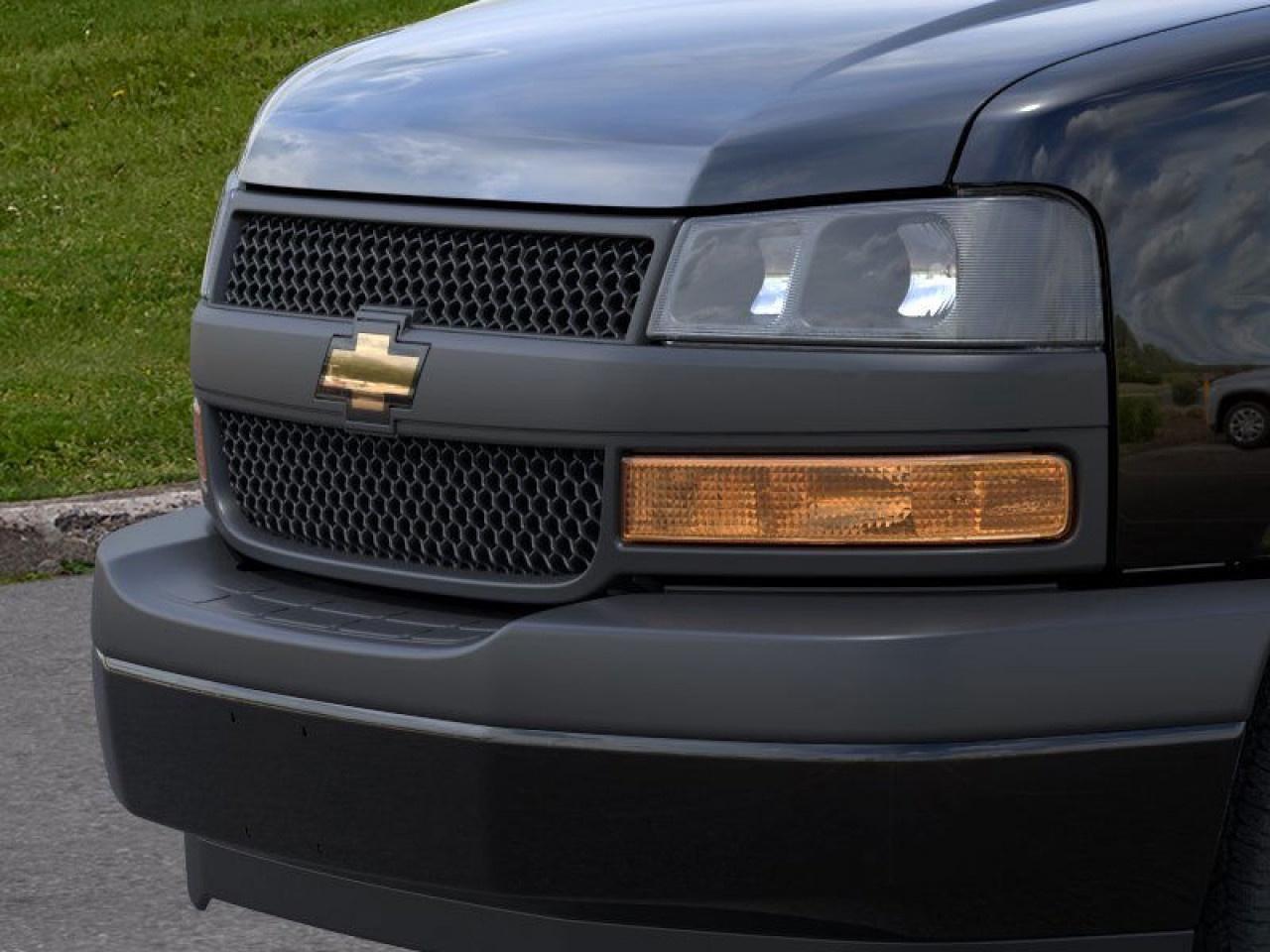 2025 Chevrolet Express Cargo Van 2500 135 Photo