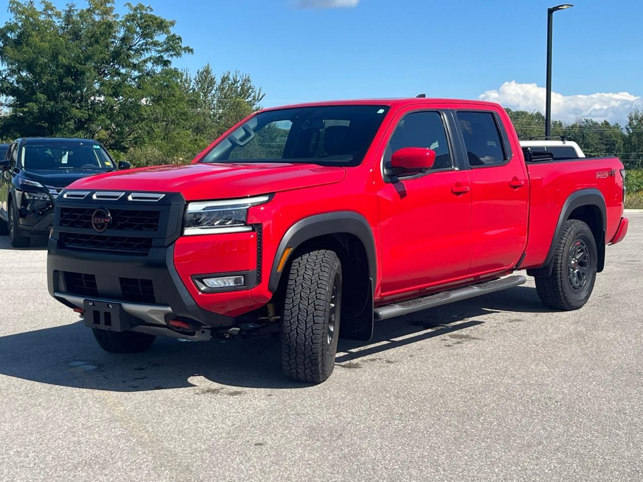 2025 Nissan Frontier Crew Cab 4x4 PRO-4X Photo2