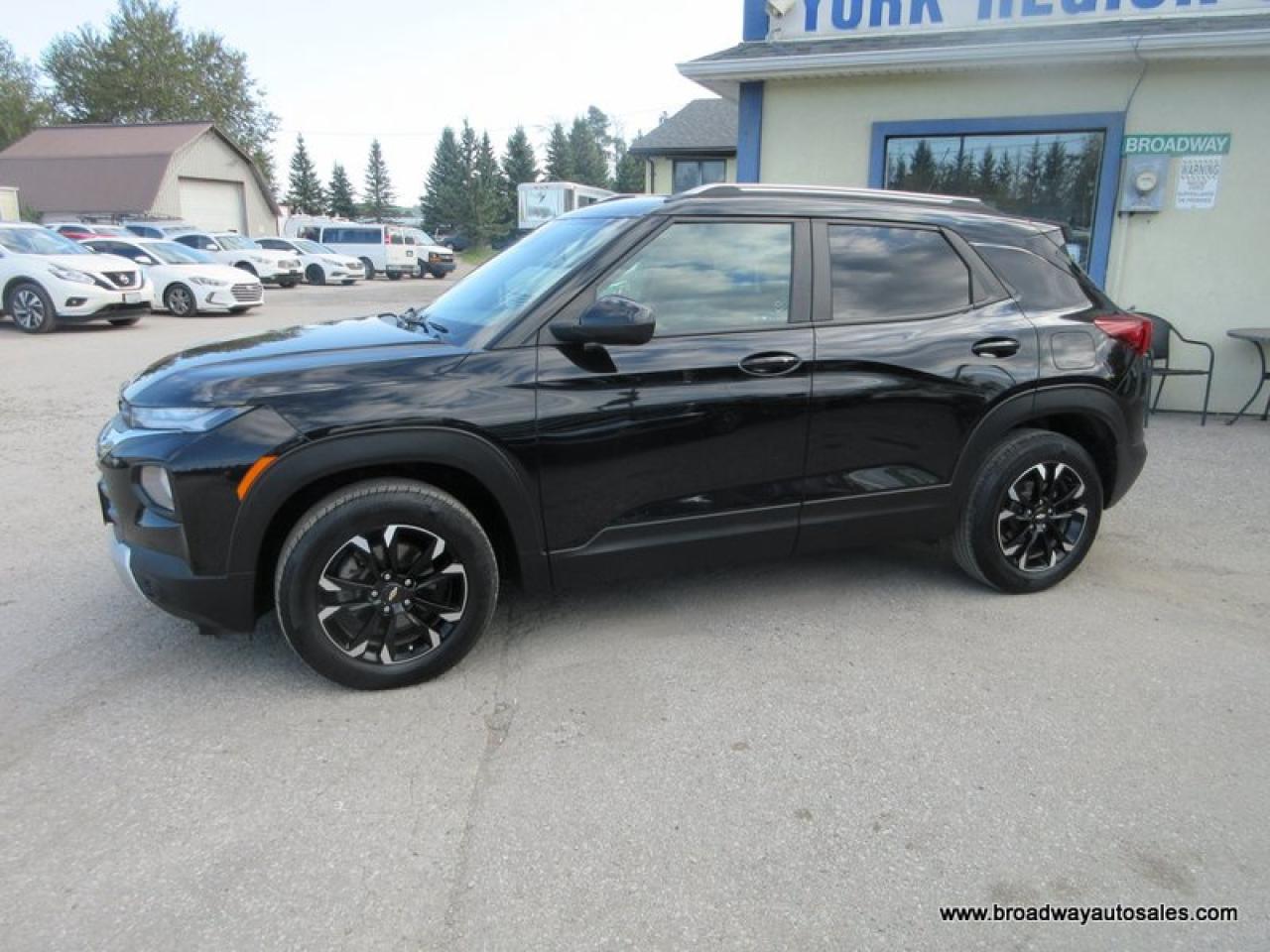 2021 Chevrolet TrailBlazer ALL-WHEEL DRIVE LT-MODEL 5 PASSENGER 1.3L - DOHC.. LEATHER.. HEATED SEATS.. PANORAMIC SUNROOF.. POWER TAILGATE.. BACK-UP CAMERA.. Photo2