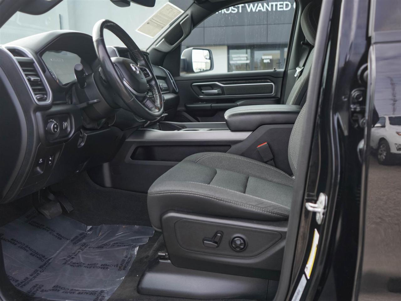 2020 RAM 1500 BIG HORN SPORT | 5.7L V8 4x4 | LEVEL 2 | OFF ROAD PKG Photo