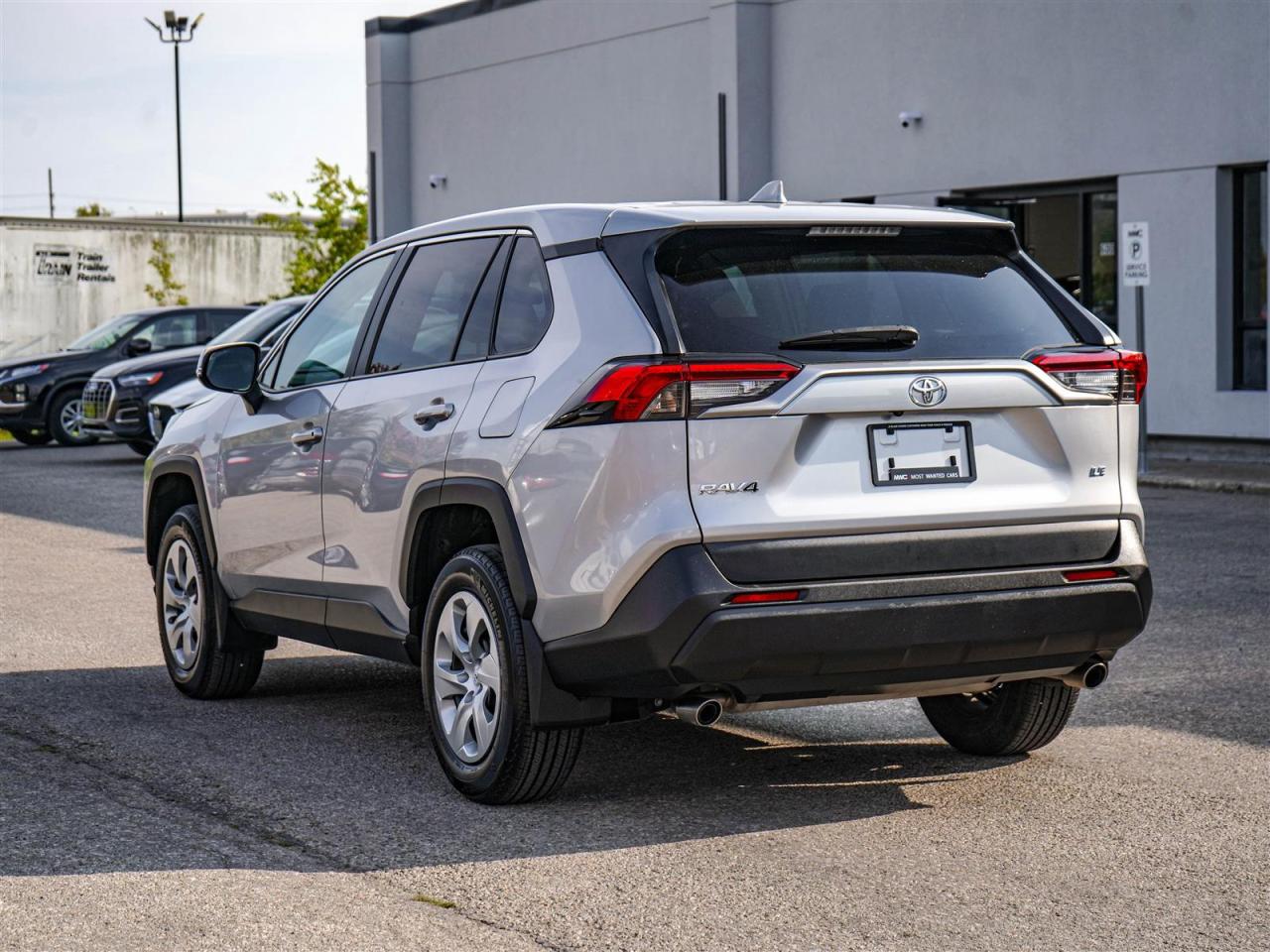 2022 Toyota RAV4 LE FWD | 8 TOYOTA SERVICE RECORDS | BLIND SPOT | APP CONNECT Photo