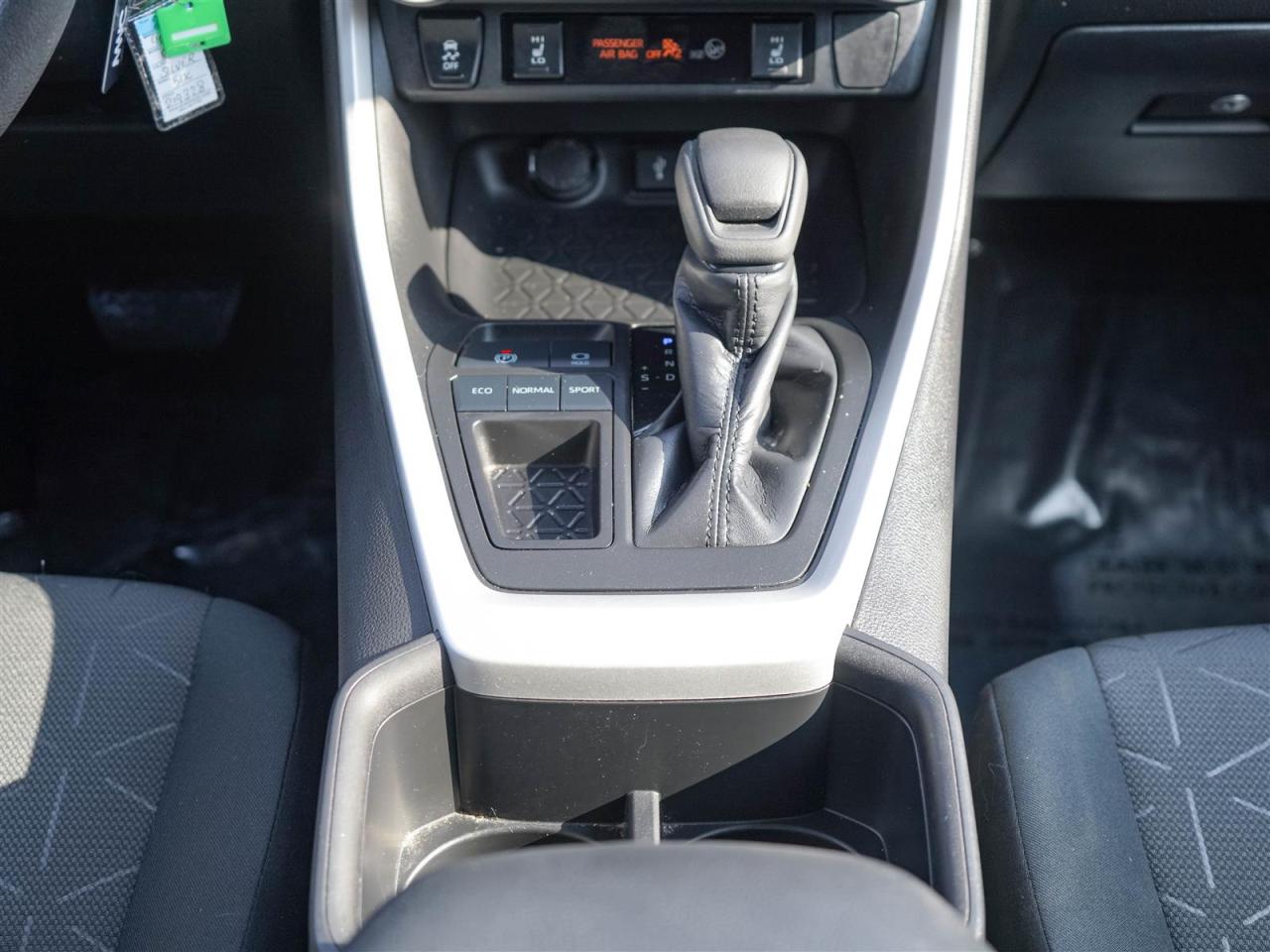 2022 Toyota RAV4 LE FWD | 8 TOYOTA SERVICE RECORDS | BLIND SPOT | APP CONNECT Photo