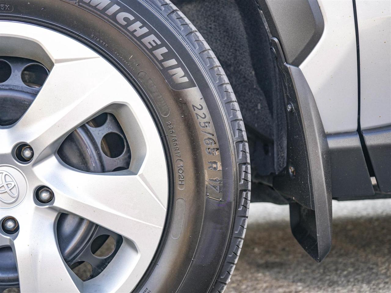 2022 Toyota RAV4 LE FWD | 8 TOYOTA SERVICE RECORDS | BLIND SPOT | APP CONNECT Photo