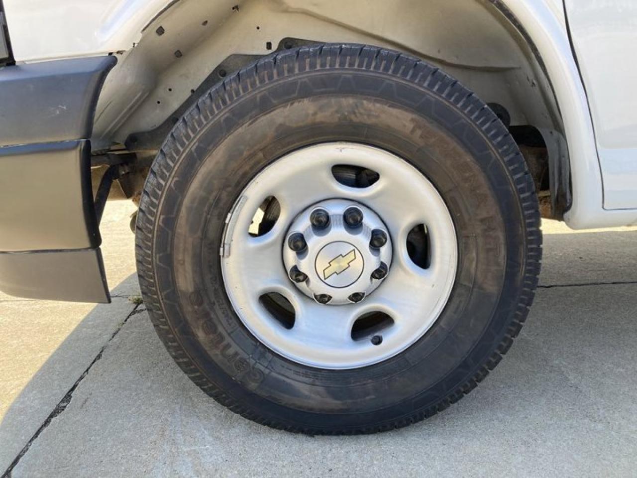 2023 Chevrolet Express Cargo Van 2500 Photo