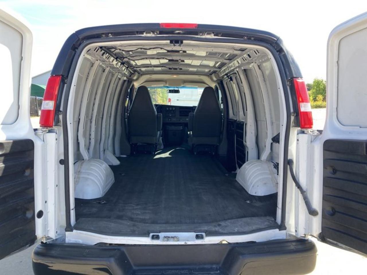 2023 Chevrolet Express Cargo Van 2500 Photo