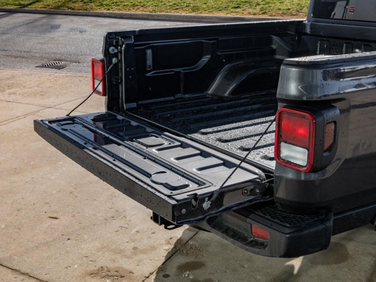 2026 Jeep Gladiator Willys Photo