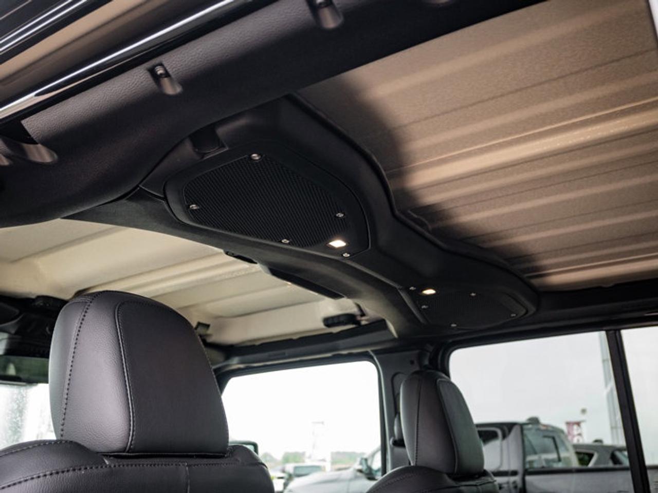 2025 Jeep Wrangler Sahara Photo