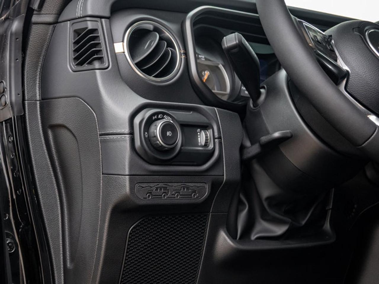 2025 Jeep Wrangler Sahara Photo