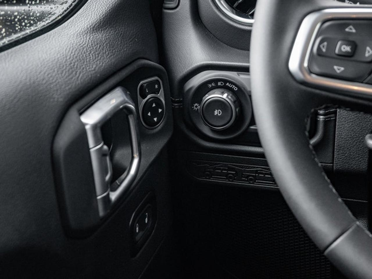 2025 Jeep Wrangler Sahara Photo