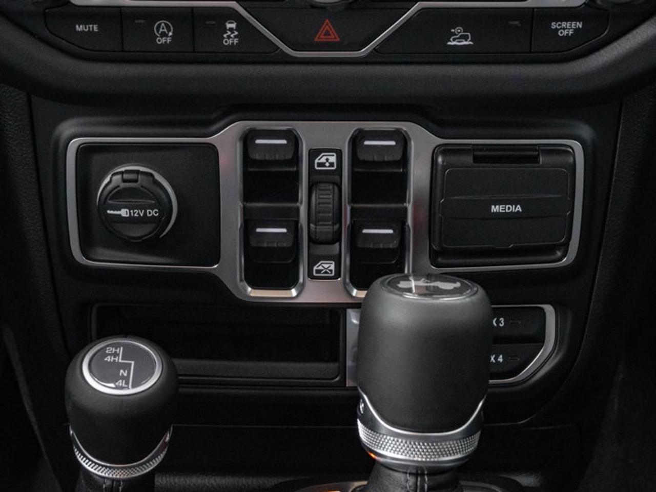 2025 Jeep Wrangler Sahara Photo