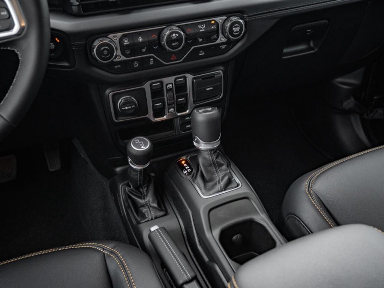 2025 Jeep Wrangler Sahara Photo