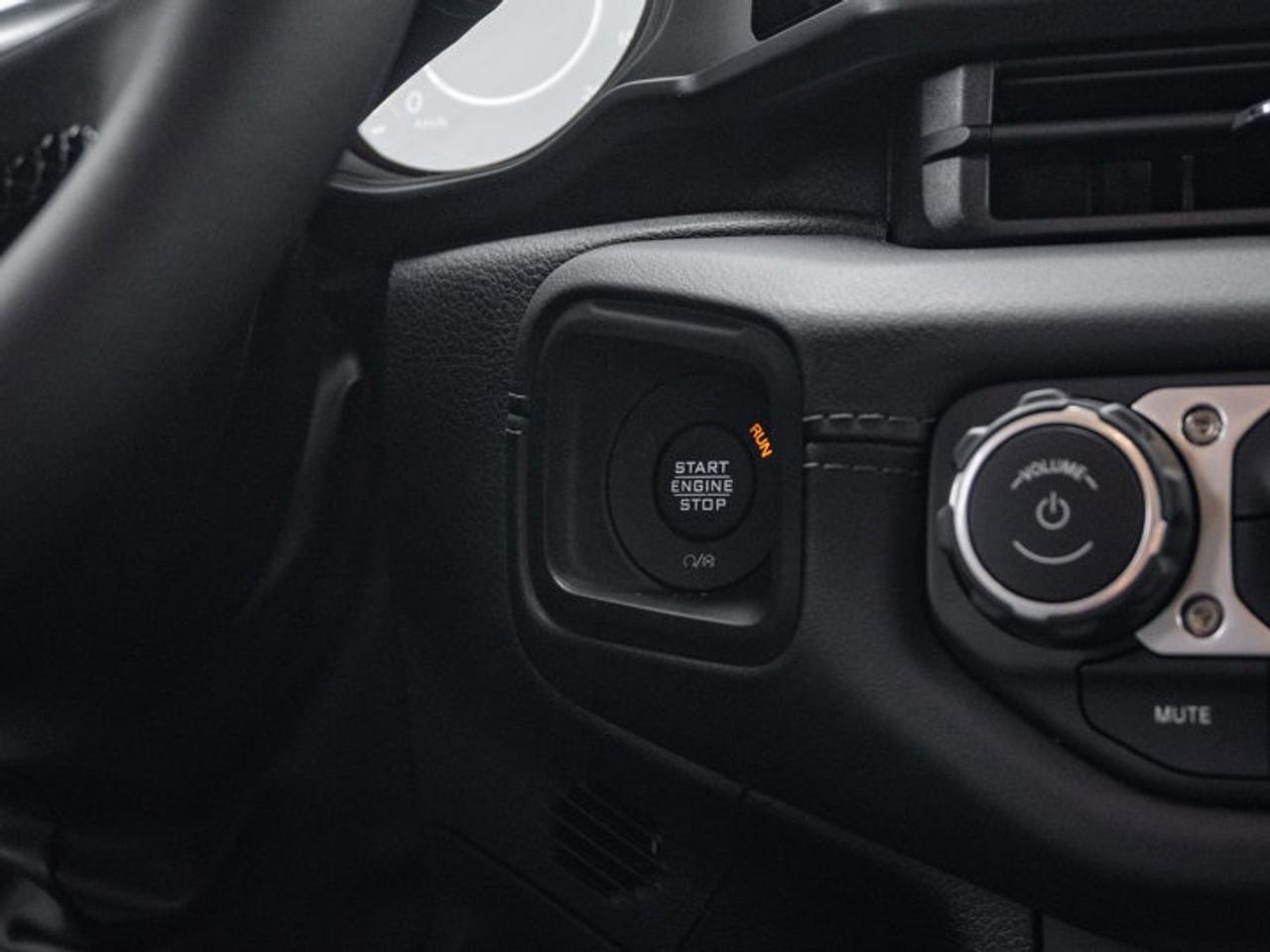 2025 Jeep Wrangler Sahara Photo