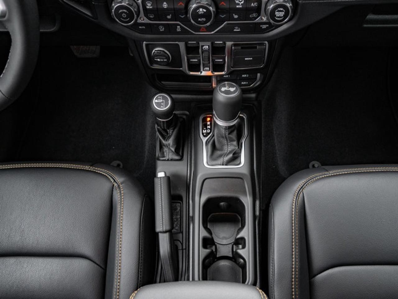 2025 Jeep Wrangler Sahara Photo