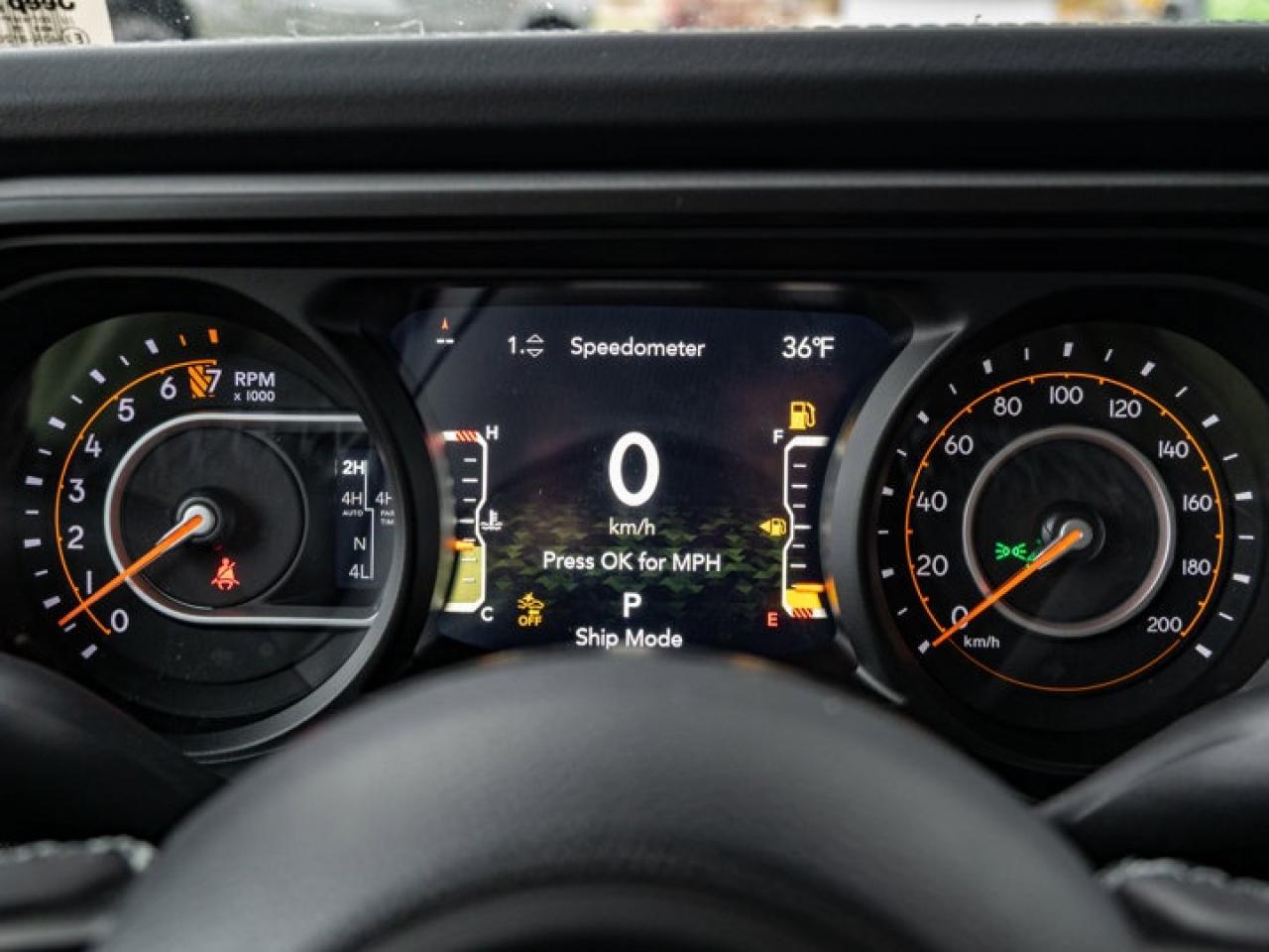 2026 Jeep Gladiator MOJAVE X Photo3