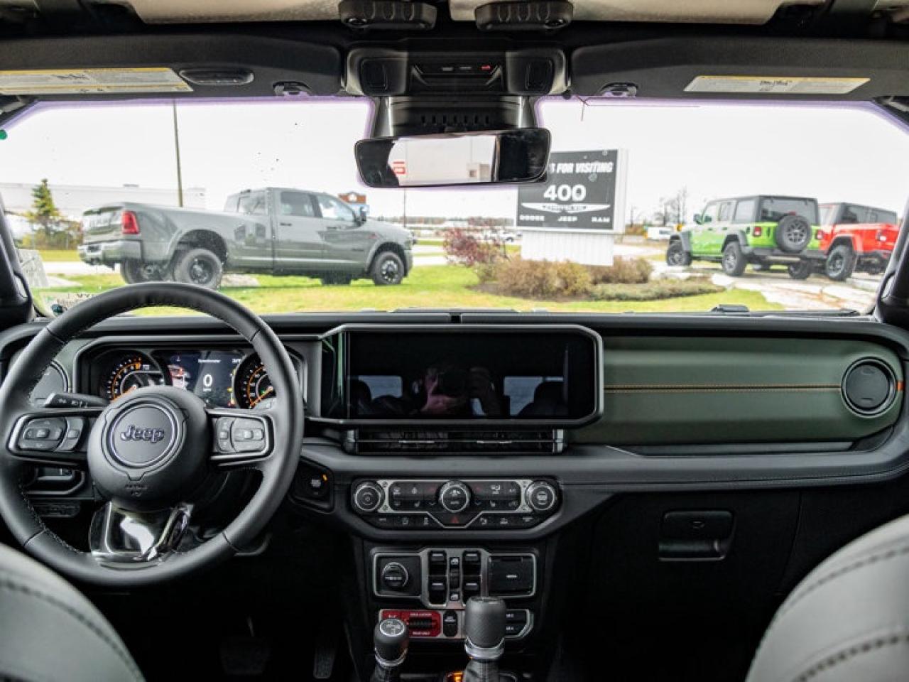 2026 Jeep Gladiator MOJAVE X Photo2