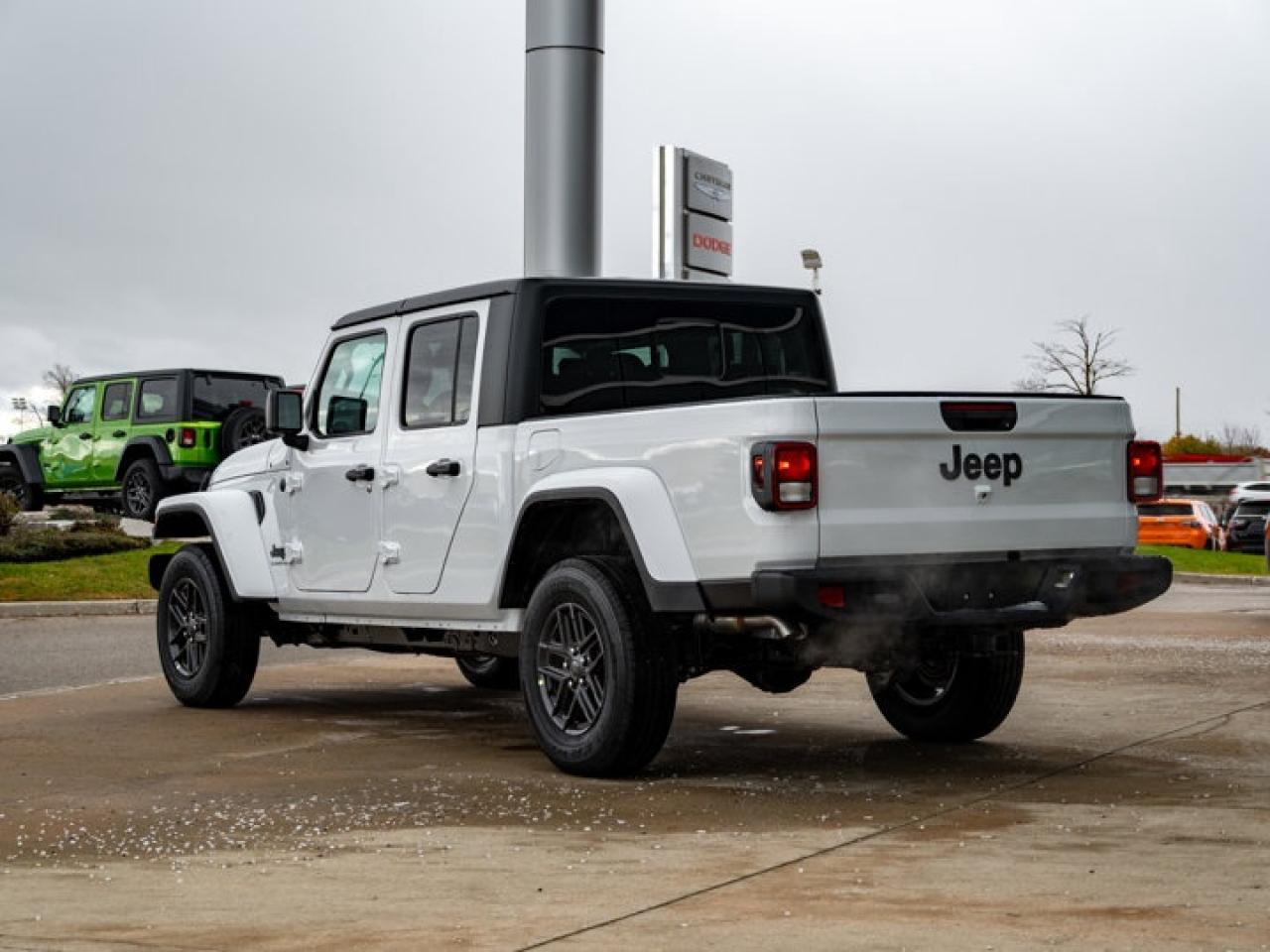 2026 Jeep Gladiator Sport S Photo