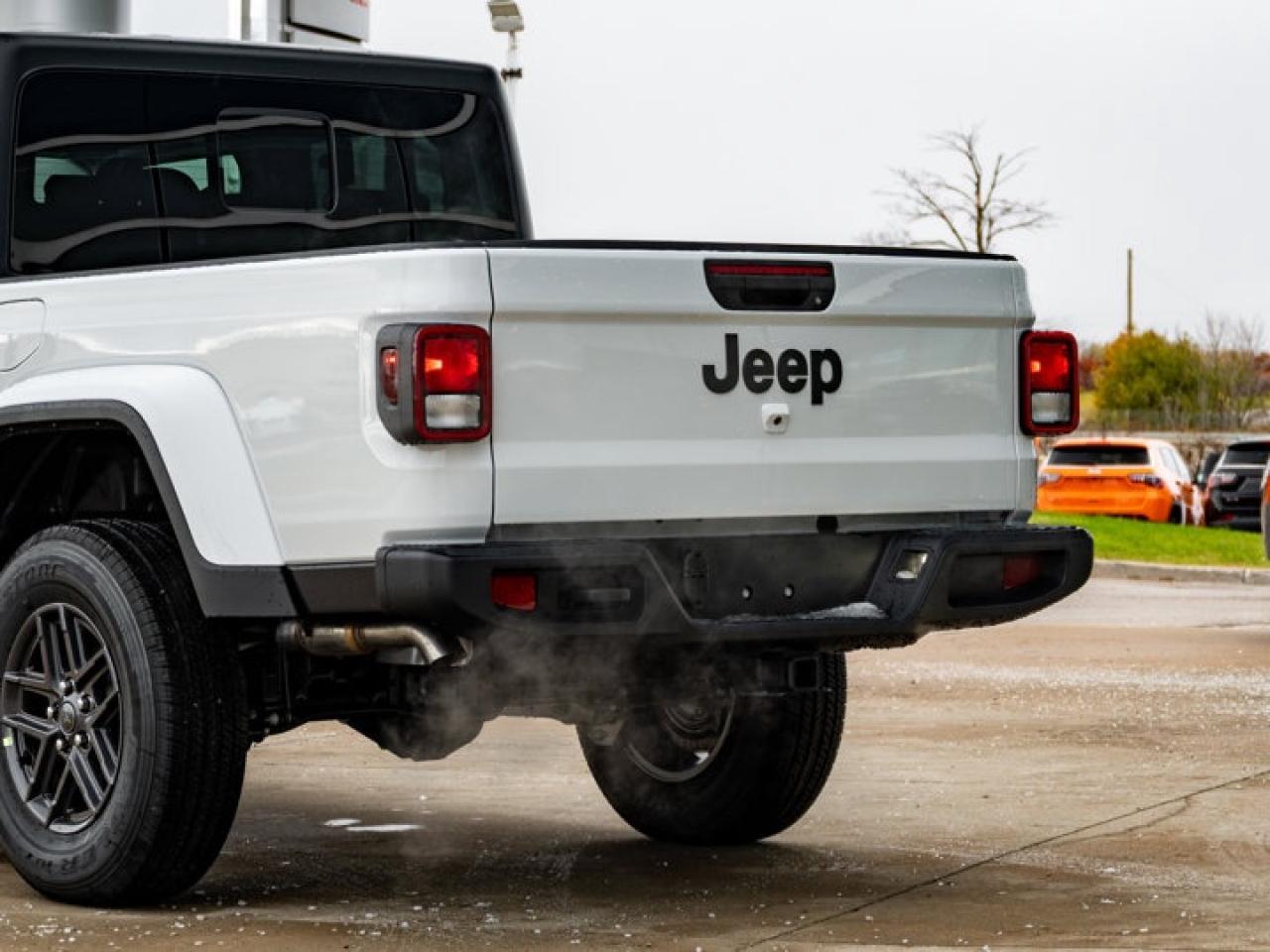 2026 Jeep Gladiator Sport S Photo