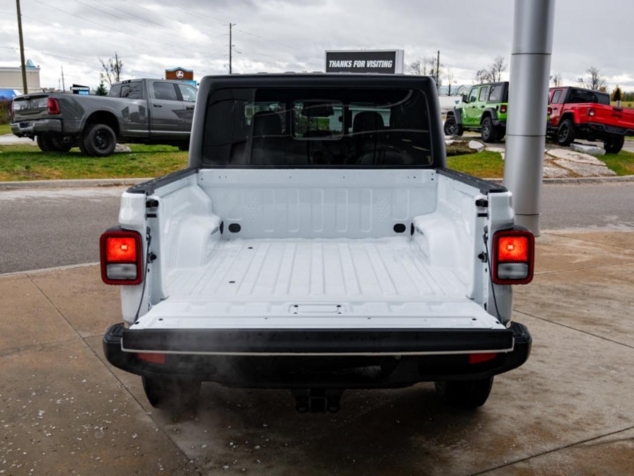 2026 Jeep Gladiator Sport S Photo