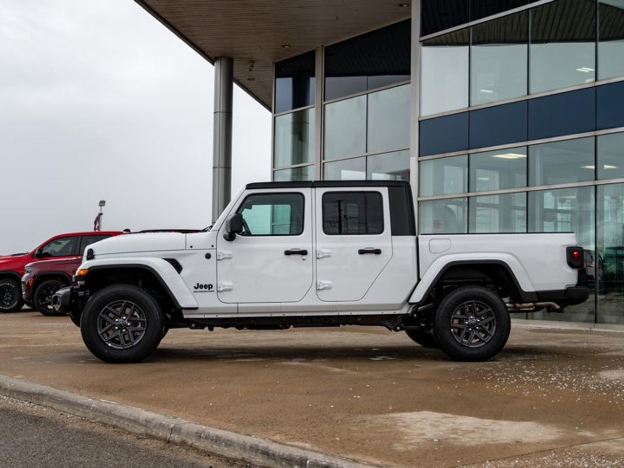 2026 Jeep Gladiator Sport S Photo4