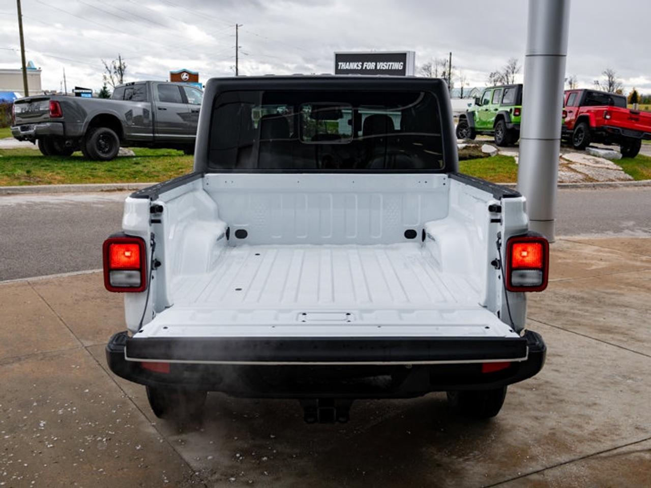 2026 Jeep Gladiator Sport S Photo