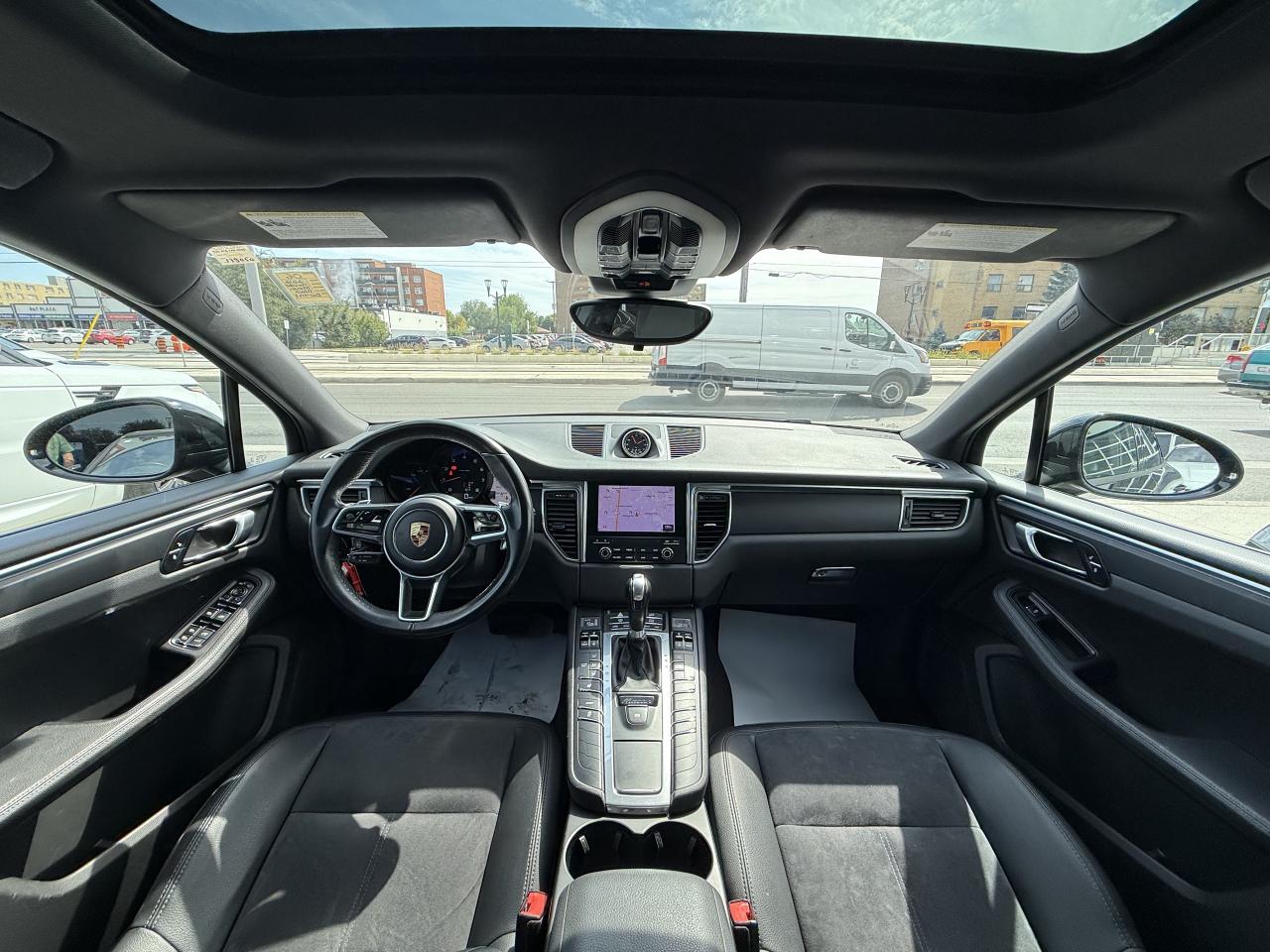 2018 Porsche Macan | PREMIUM | ALCANTARA | PANO | LOADED Photo