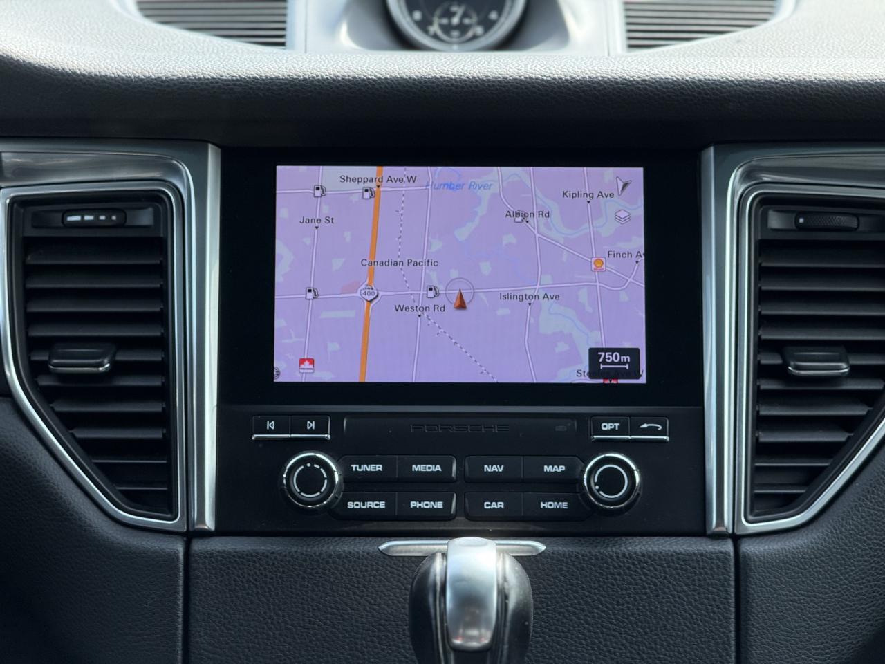 2018 Porsche Macan | PREMIUM | ALCANTARA | PANO | LOADED Photo