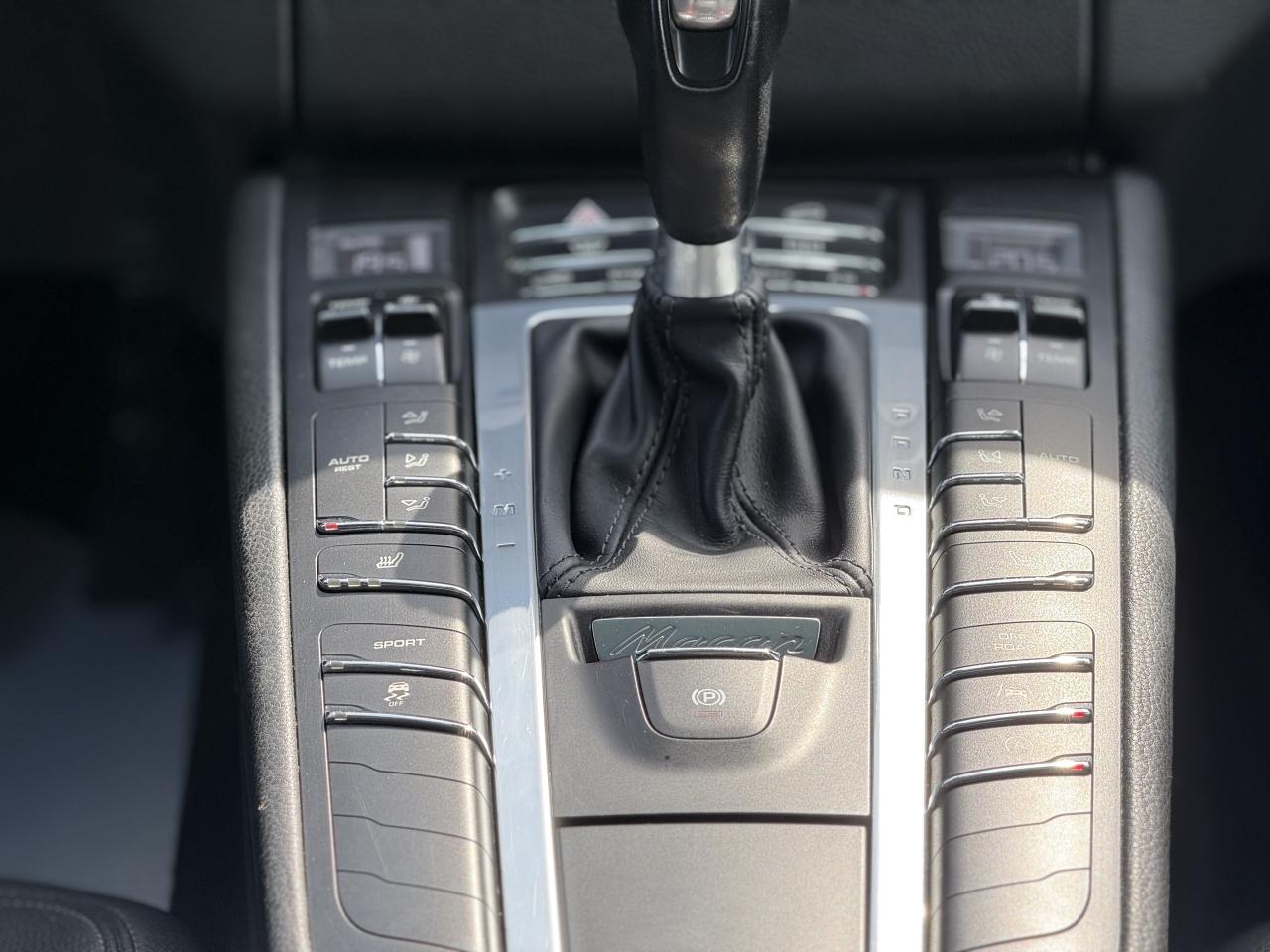 2018 Porsche Macan | PREMIUM | ALCANTARA | PANO | LOADED Photo