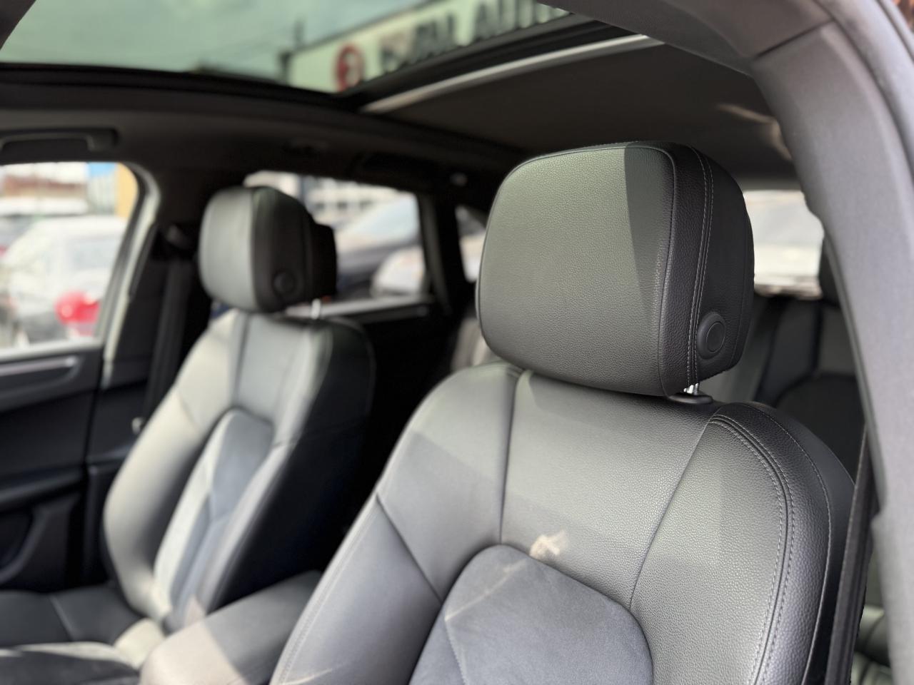 2018 Porsche Macan | PREMIUM | ALCANTARA | PANO | LOADED Photo