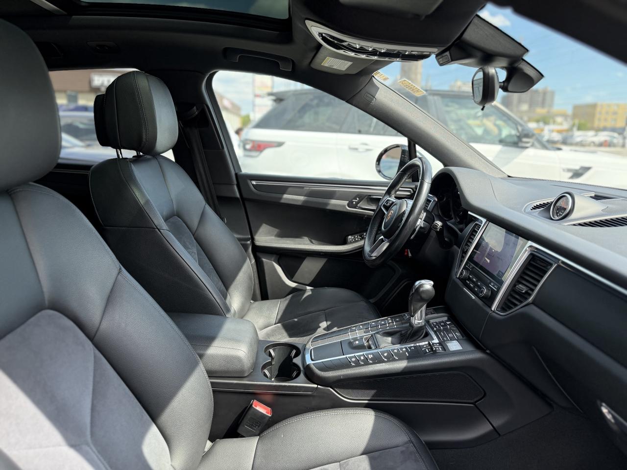 2018 Porsche Macan | PREMIUM | ALCANTARA | PANO | LOADED Photo
