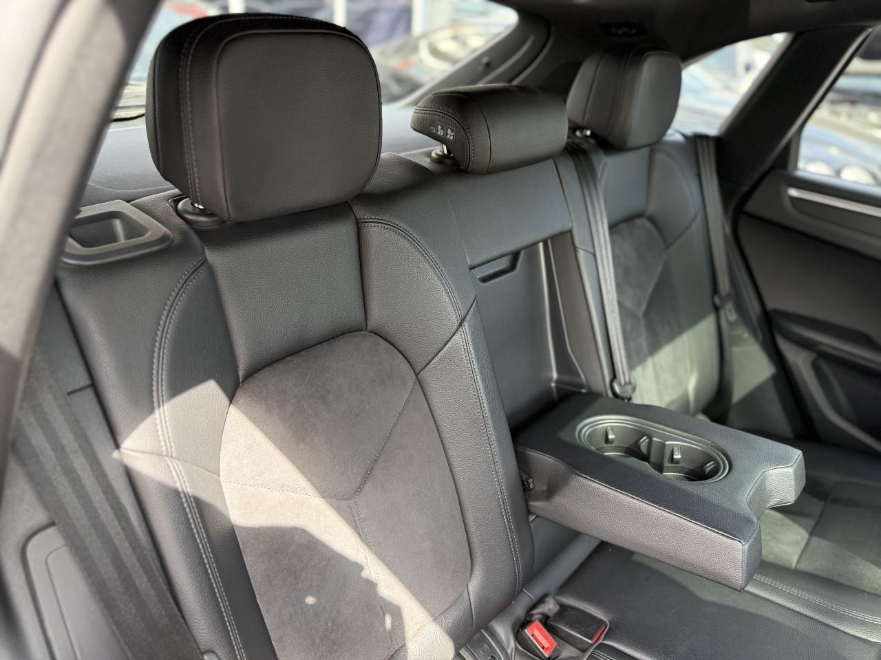 2018 Porsche Macan | PREMIUM | ALCANTARA | PANO | LOADED Photo