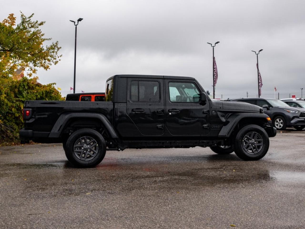 2026 Jeep Gladiator Sport S Photo